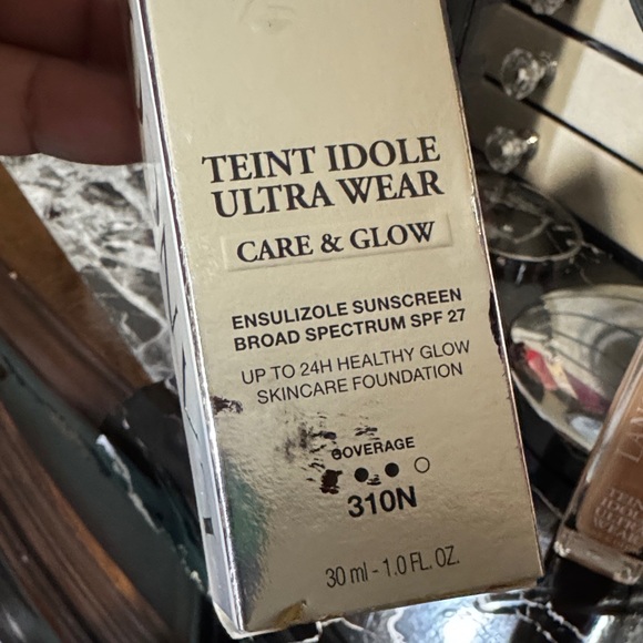 Lancome Teint Idole Ultra Wear Foundation - Care & Glow - Picture 6 of 6